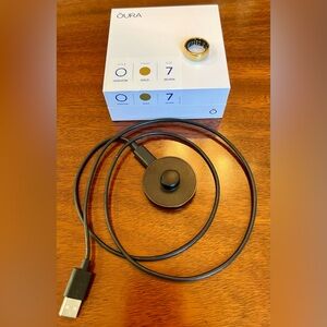 Oura Ring 3rd Generation Gold Size 7 in EUC. Works perfectly.